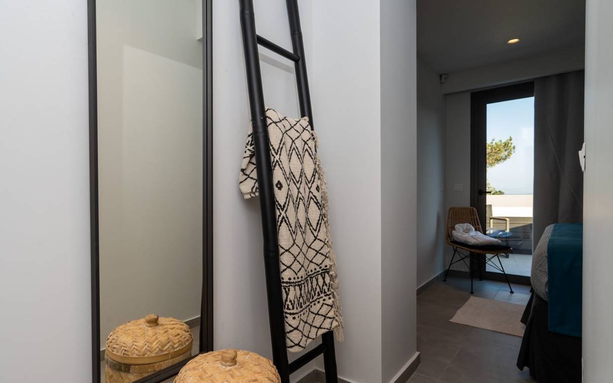 Grand Σουίτα με Εξωτερικό Jacuzzi και θέα στη Θάλασσα (Οlea)