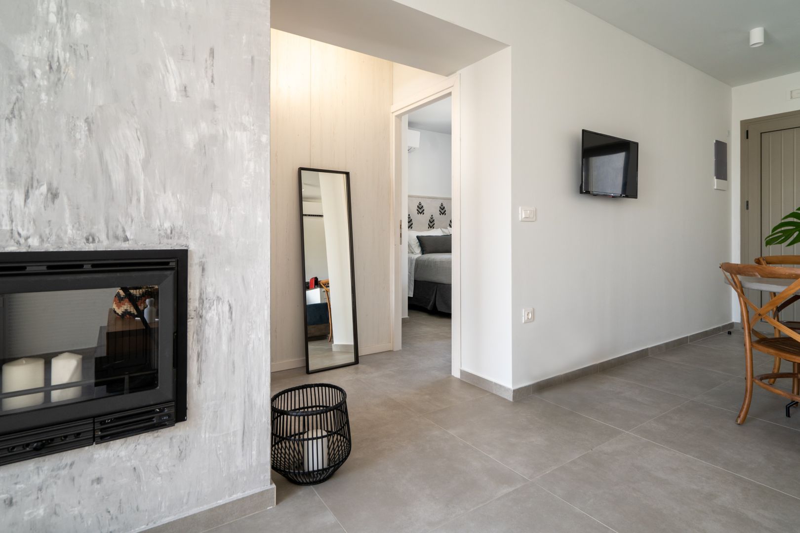 Pignolia Suites Grand Suite Outdoor Jacuzzi 012