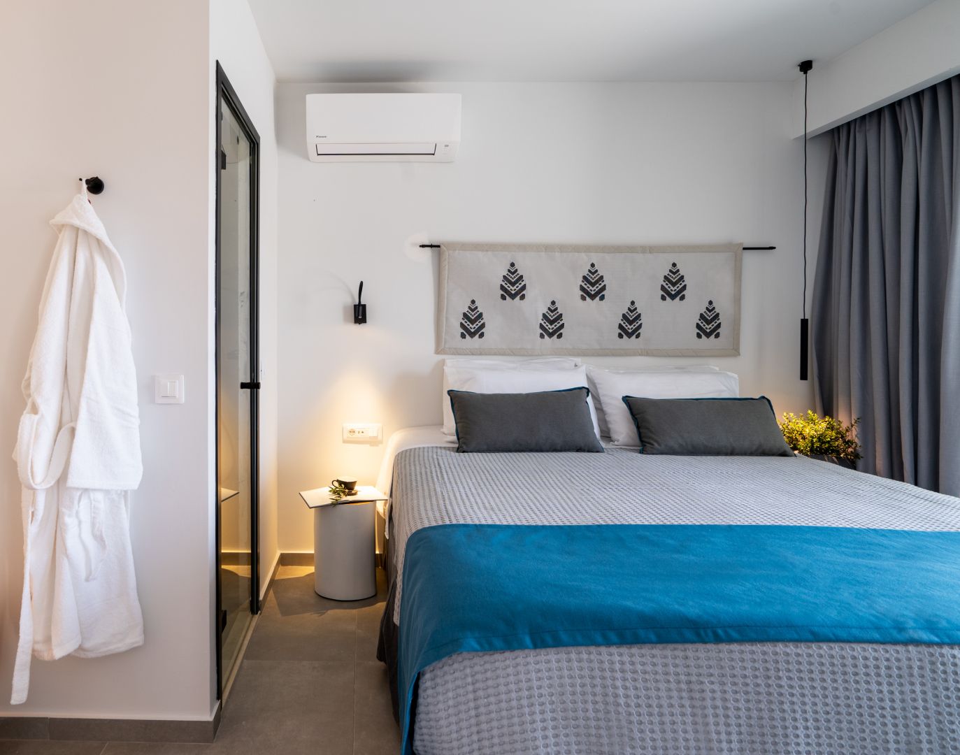 Pignolia Suites Deluxe Suite Outdoor Jacuzzi & Sea View 013