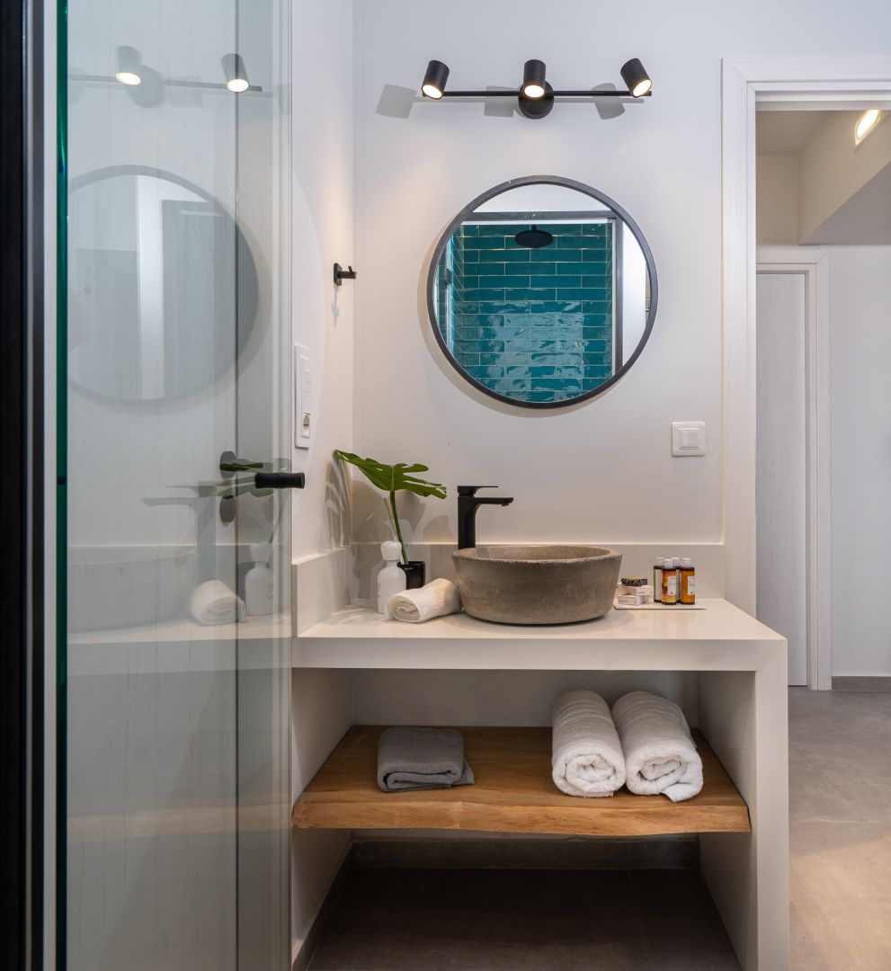 Grand Σουίτα με Εξωτερικό Jacuzzi και θέα στη Θάλασσα (Οlea)