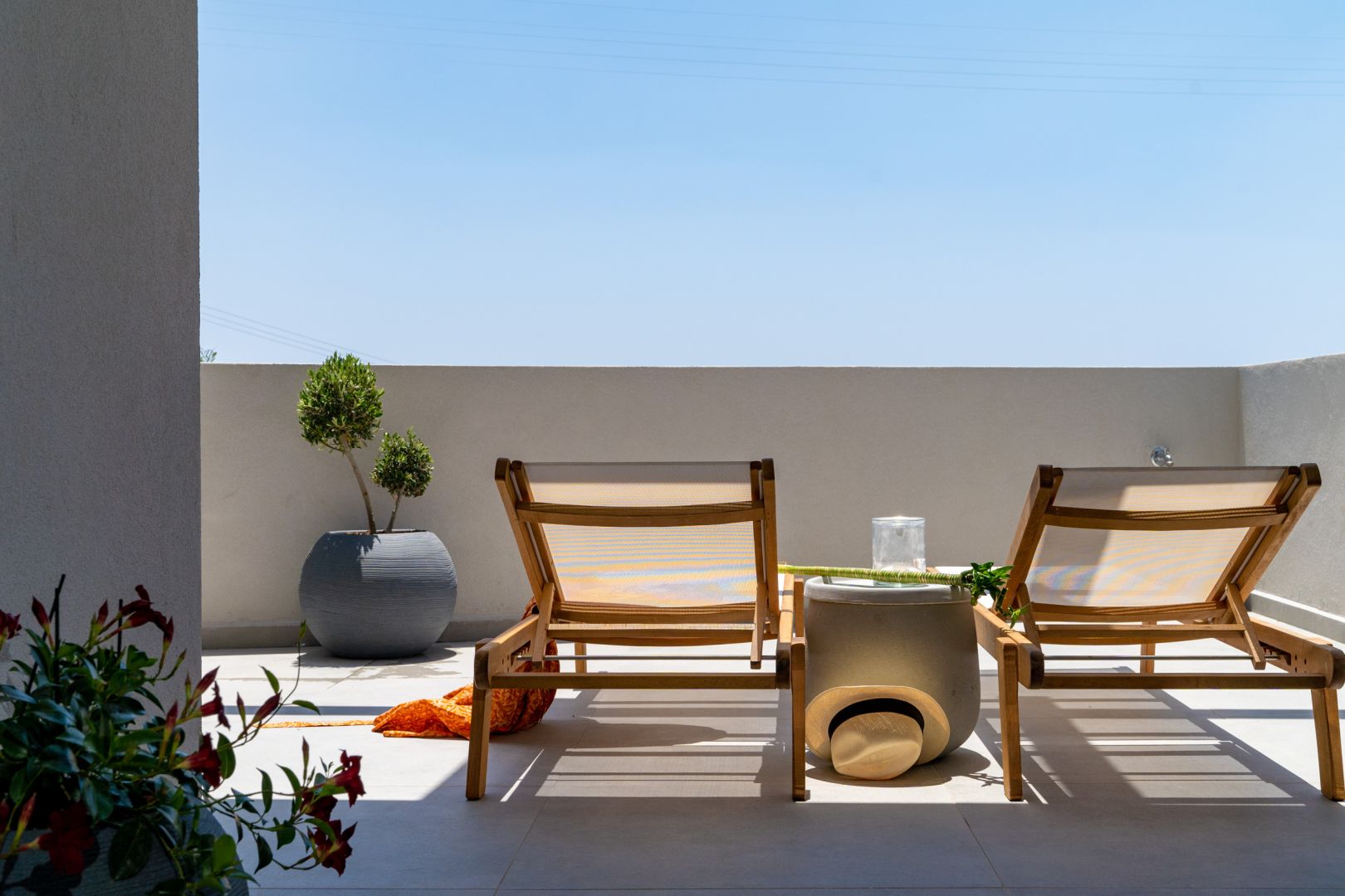 Deluxe Σουίτα με Εξωτερικό Jacuzzi & θέα στη Θάλασσα (Lilium – Itea - Anemone)